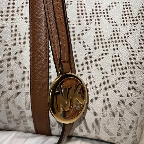 Michael Kors Tote - Picture 4 of 9
